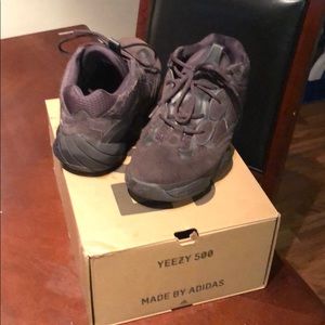 good condition utility black YEEZY 500
